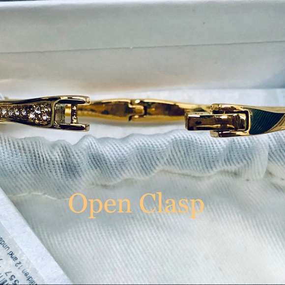 Kate Spade “Love Notes” Bangle Bracelet. New. Never Worn. Dust bag included - Picture 6 of 6